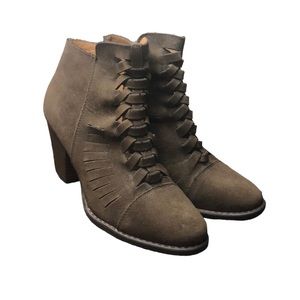 🔥🔥🔥 2 for $12 Mossimo Ankle Boots With Heels